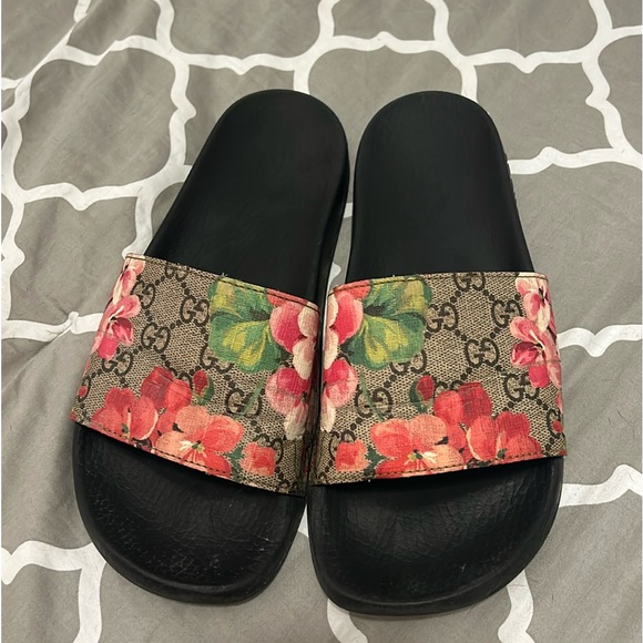 Authentic Gucci Blooms Slides - Picture 1 of 4